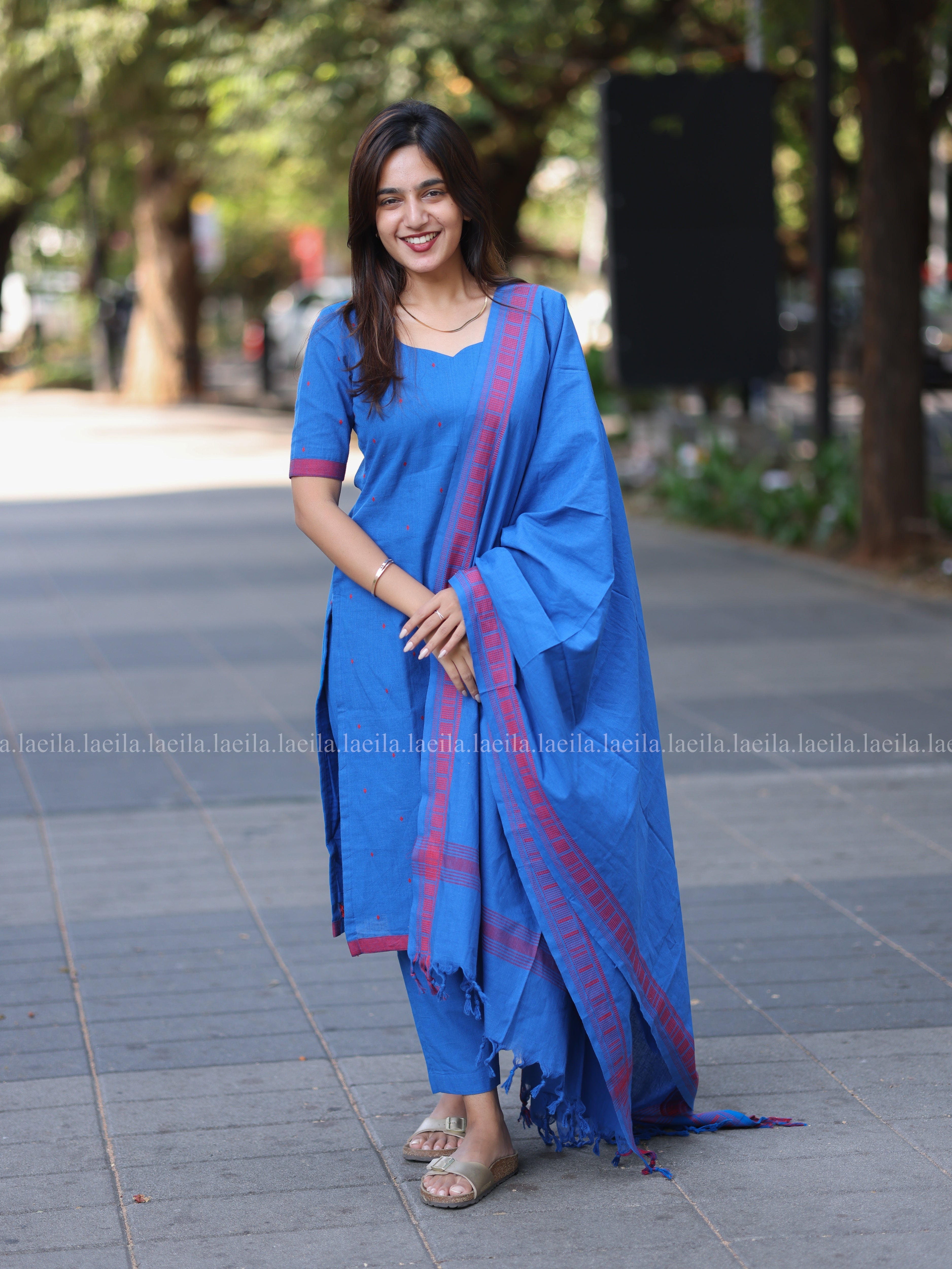 Blue Kadhambari set